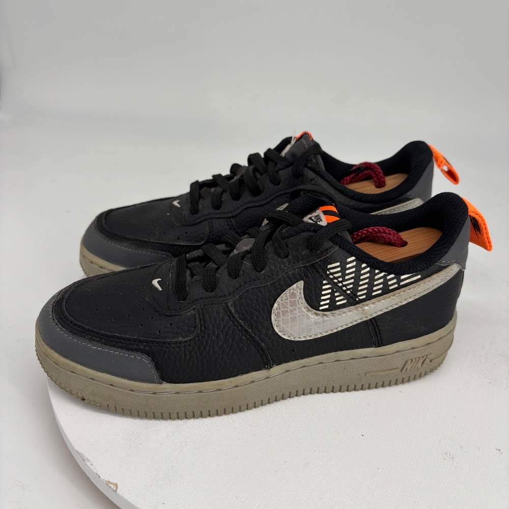 Nike Air Force 1 LV8 2 Kids Size 2Y Black Orange Sneakers Streetwear Gorpcore - Picture 3 of 9